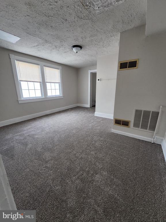 Building Photo - 133 E Lee St