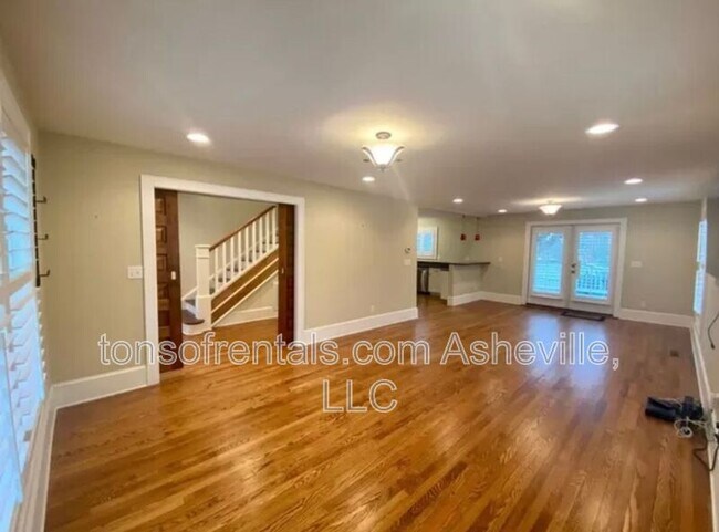 Foto del edificio - 240 S Beaumont St