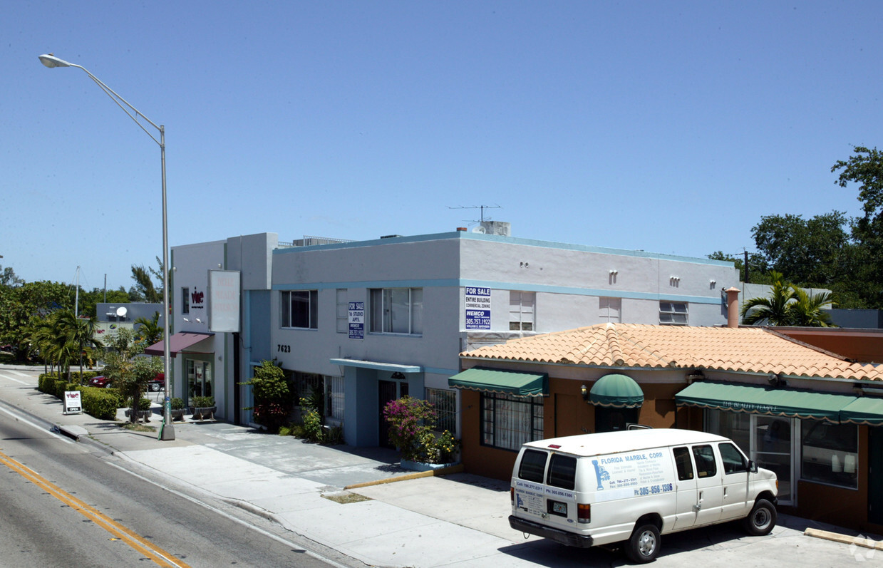 Primary Photo - 7625 Biscayne Blvd