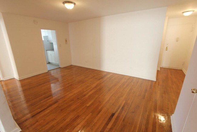 Building Photo - 5115 Van Kleeck St