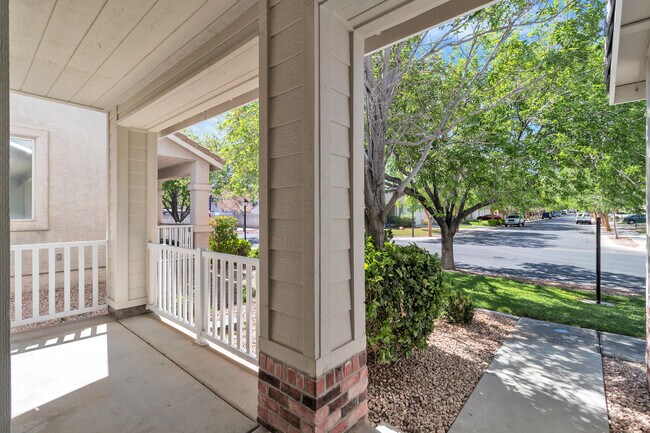 Foto del edificio - 1568 Lamplight Village Ln