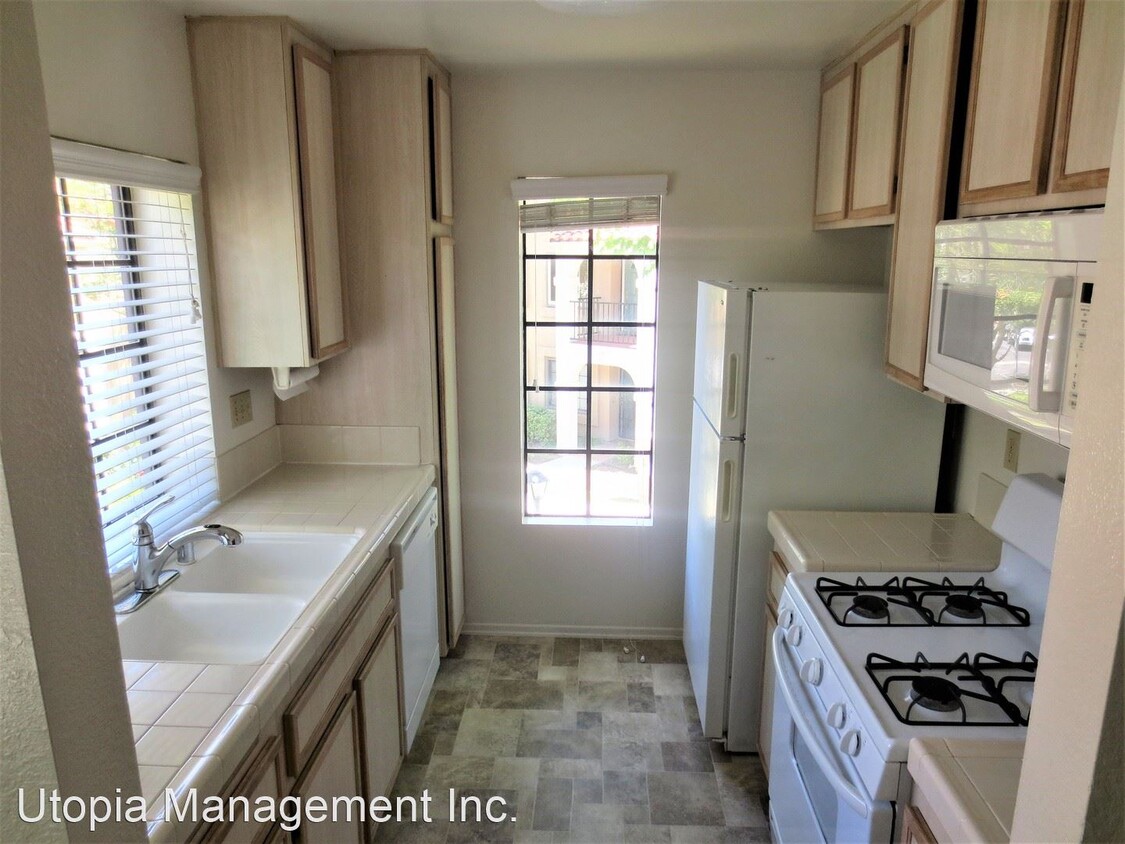 Primary Photo - 2 br, 2 bath House - 10684 Dabney Dr. #106