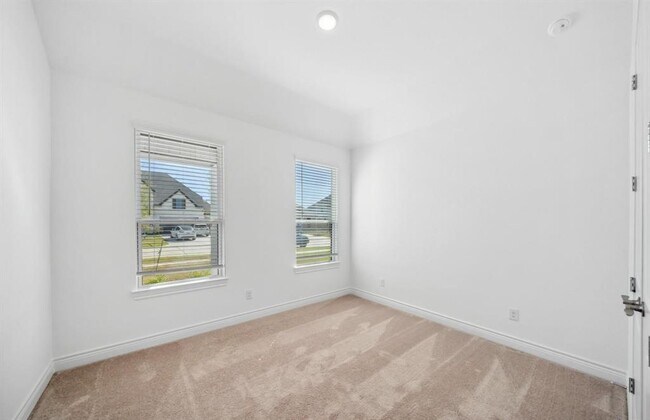 Foto del edificio - 25310 Framlingham Dr