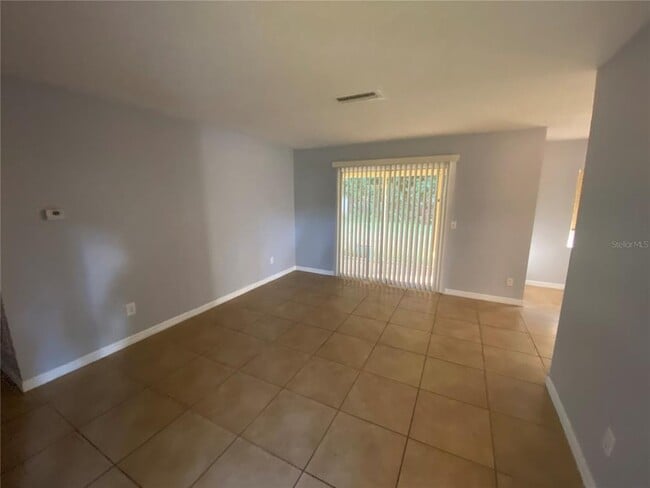 Building Photo - 301 Hickory Ln