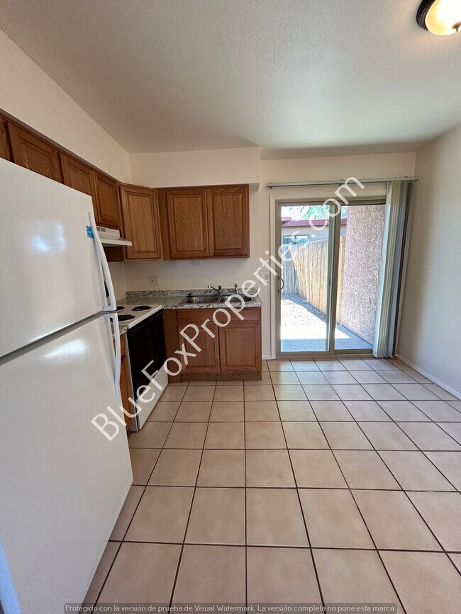 Foto del edificio - 2427 N Fair Oaks Ave