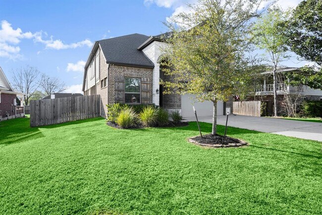 Foto del edificio - 9871 Twin Shores Dr