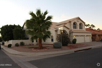 Building Photo - 402 N Rita Ln