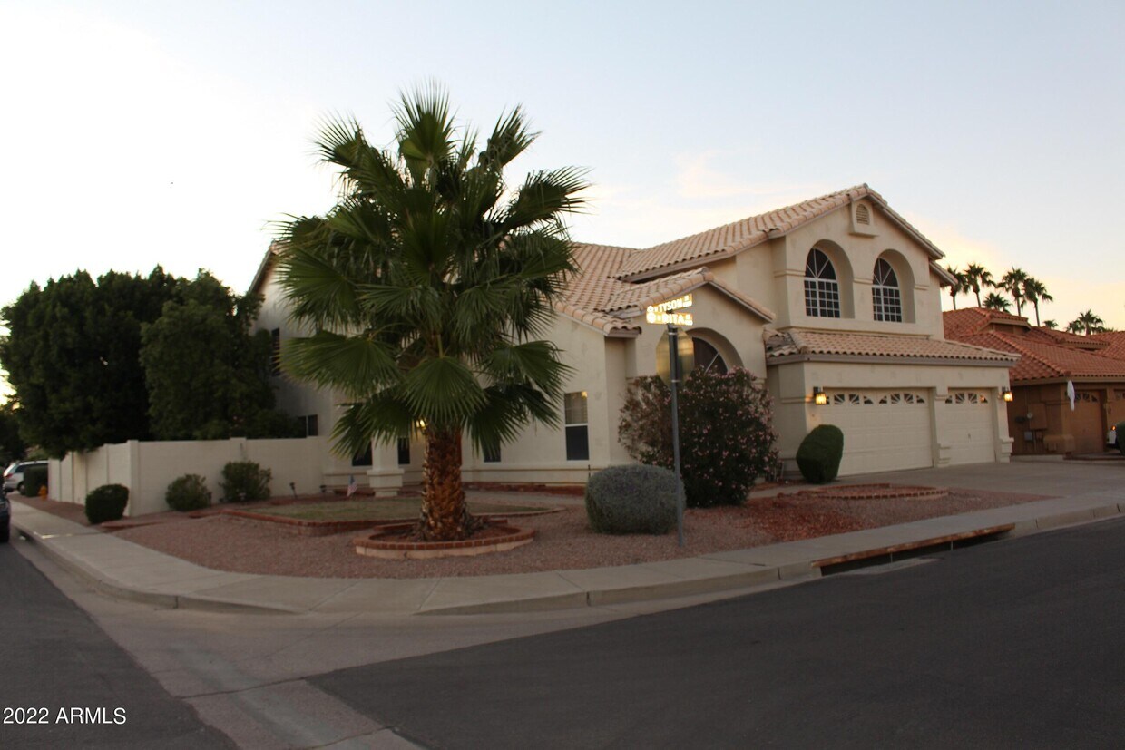 Foto principal - 402 N Rita Ln