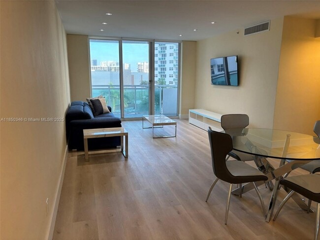 Building Photo - 3001 S Ocean Dr
