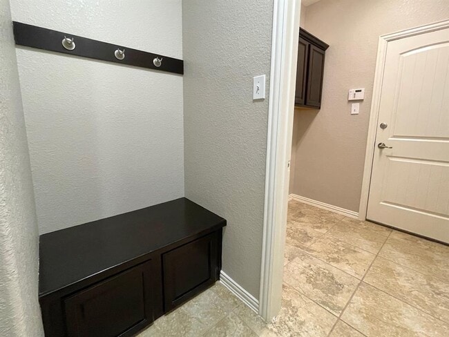 Building Photo - 11 Silver Arrow Court