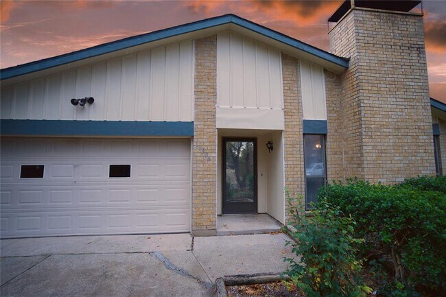 Building Photo - 10906 Listi Dr