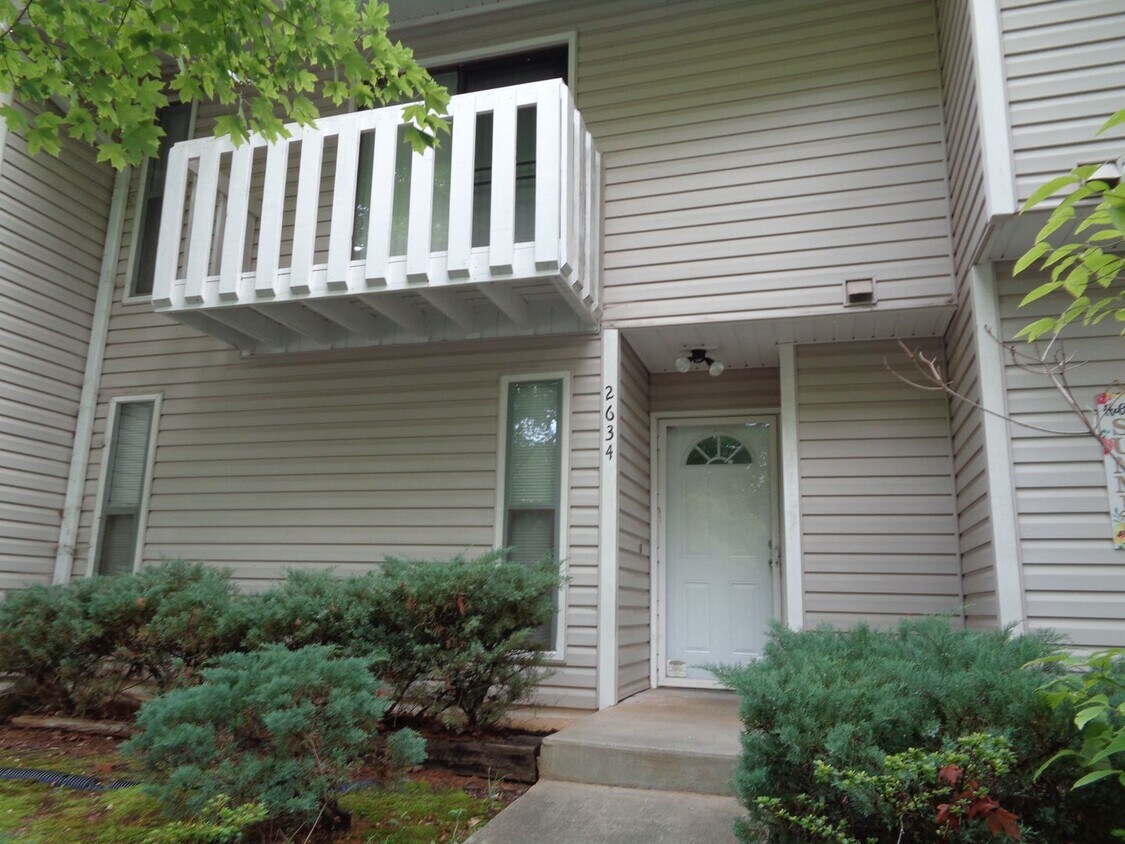 Primary Photo - Heather Hills-Townhouse For Rent