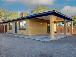 Building Photo - 1030 N 13th Ave