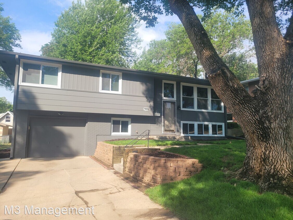 Primary Photo - 3 br, 2 bath House - 13427 Pine Street