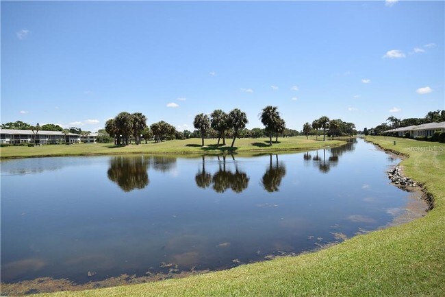 Foto del edificio - 7041 W Country Club Dr N