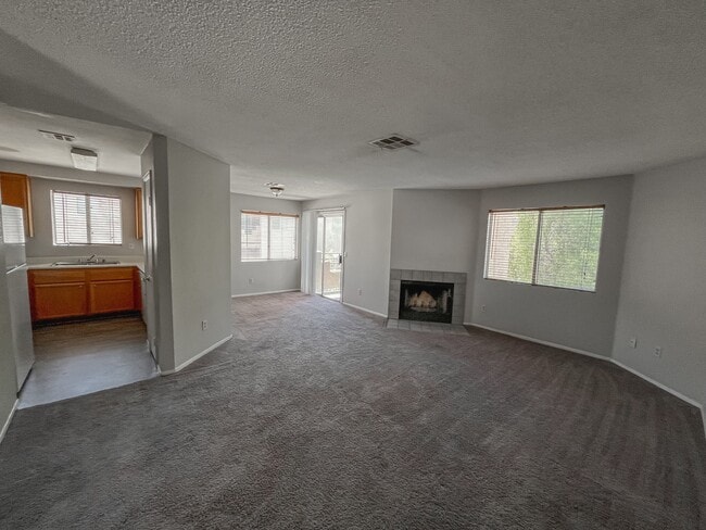 Building Photo - 6869 Tamarus St