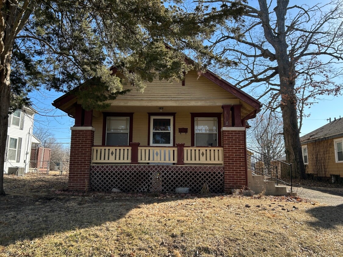 Primary Photo - 1305 Harmon St