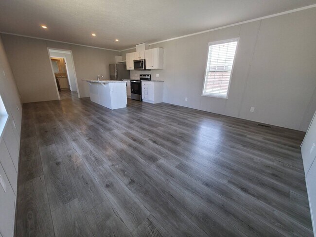 Foto del edificio - 1404 W Commodore Blvd