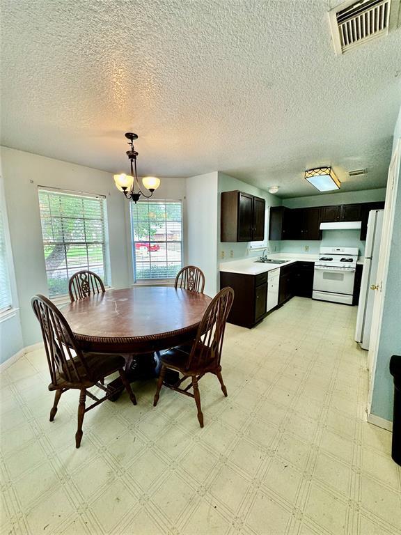 Building Photo - 4830 Woodford St