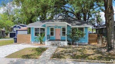 Building Photo - 308 E Hanna Ave
