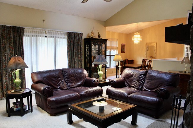 Building Photo - 3080 Cypress Creek Dr N