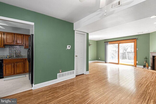 Foto del edificio - 303 Milford Ct