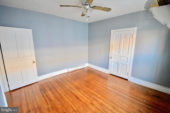 Building Photo - 433 Hansberry St