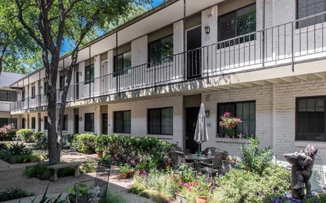 Foto principal - 4710 Abbott Ave