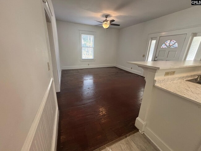 Building Photo - 3121 Rosewood Dr