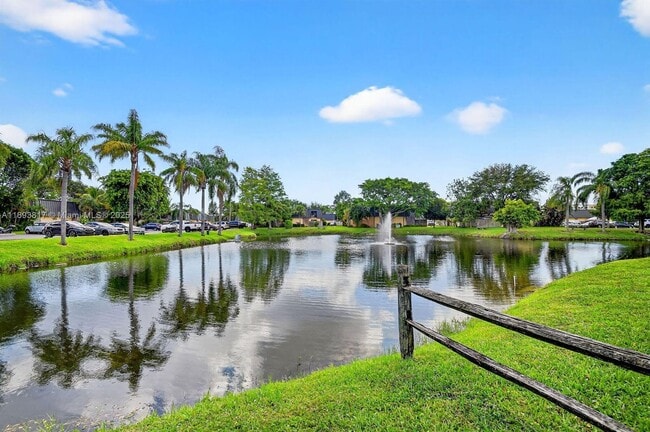 Building Photo - 2368 Waterside Dr