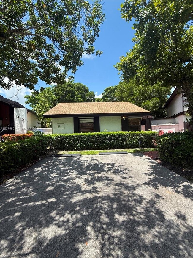 Building Photo - 1470 Flamingo Ct