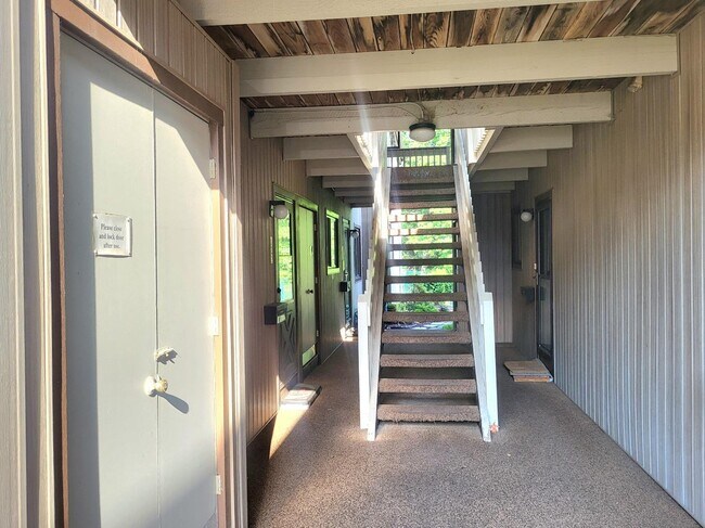 Foto del edificio - 128 Sycamore Dr