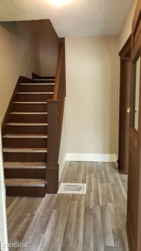 Building Photo - 3 br, 1 bath Townhome - 7513 Lawnview Ave