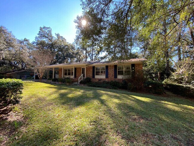 Building Photo - 1509 Raa Ave