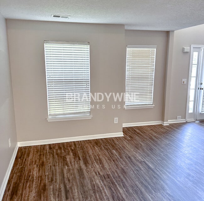 Building Photo - COMING SOON!!!! $5 APP FEES!!