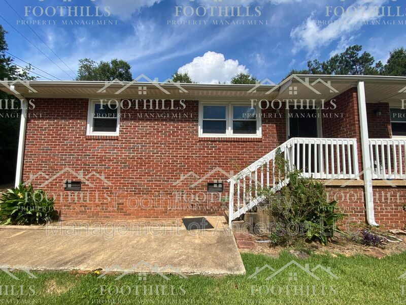 202 Kennemore St Unit 8, Central, SC 29630 Condo for Rent in Central