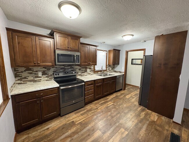 Foto del edificio - 320 Fanelle Ave