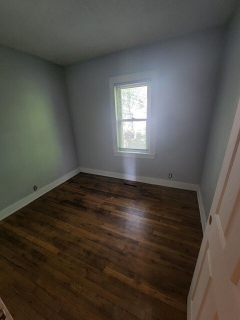 Foto del edificio - 370 S Cedar St