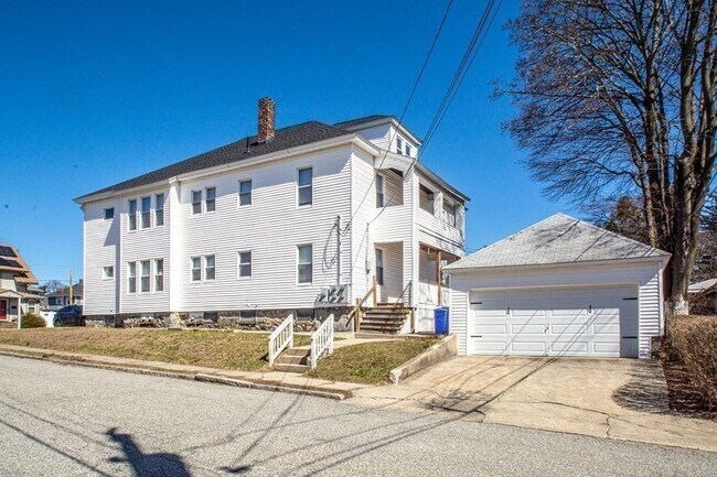 Building Photo - 10 Sunset Ave