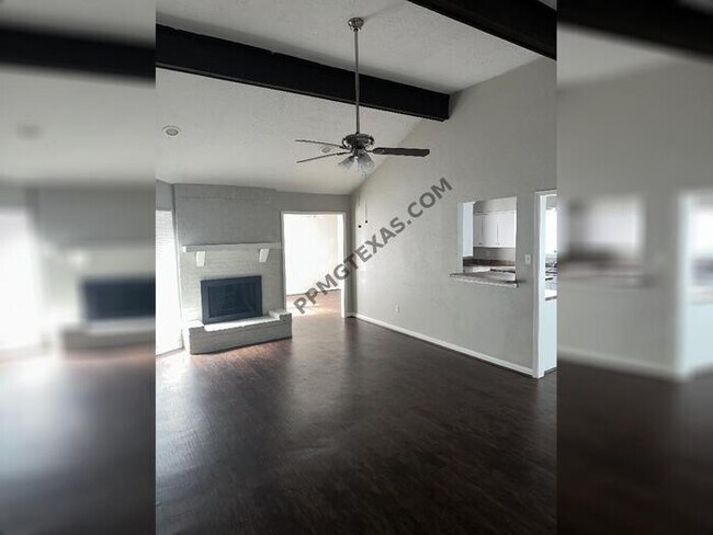 Photo - 10022 Windriver Dr House