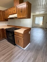 Building Photo - 942 W 39th Ave