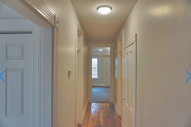 Building Photo - 11 Clary St