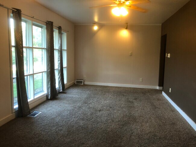 Foto del edificio - 300 Heikes Ave