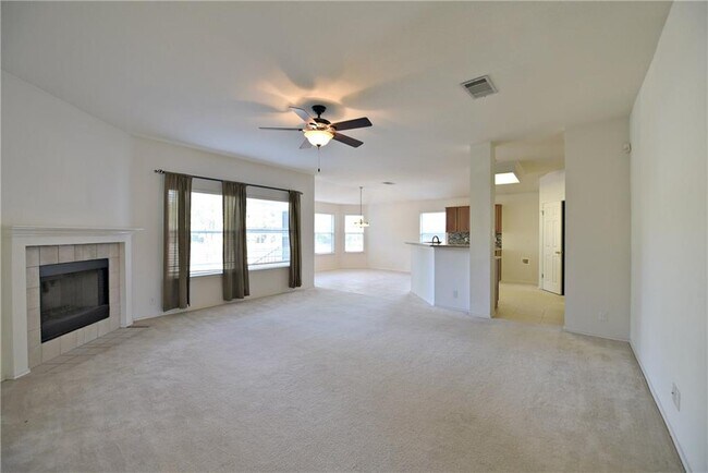 Foto del edificio - 4430 Hunters Lodge Dr