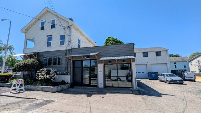 Foto del edificio - 33 Vets, LLC
