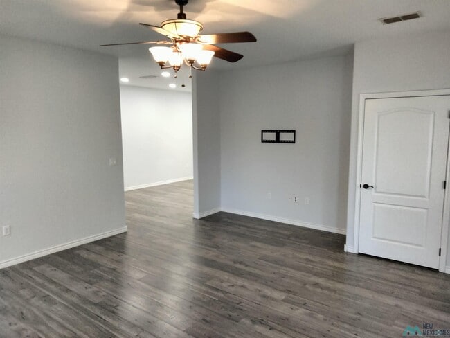 Building Photo - 2021 Hali Ln