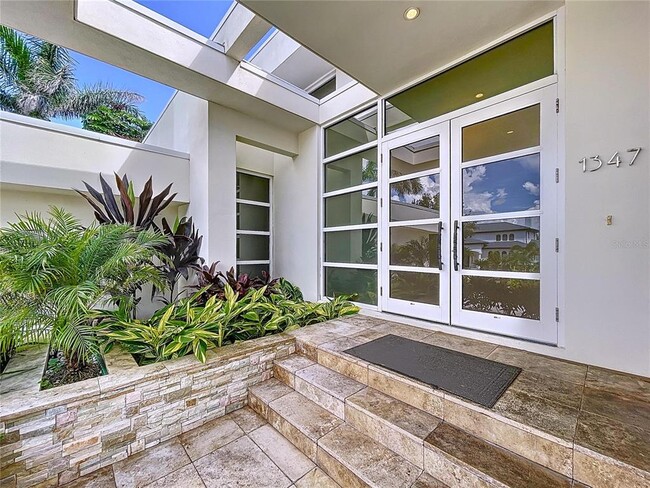Building Photo - 1347 Harbor Dr