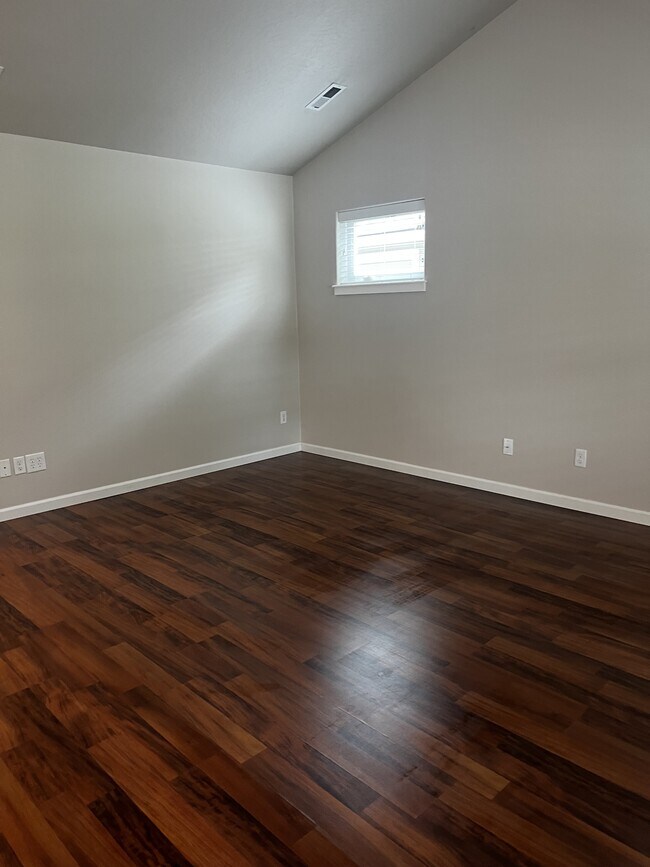 Building Photo - 2175 N Country Vista Blvd