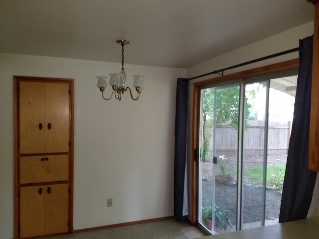 Building Photo - 3 Bedroom Home - Great Location - Available Soon