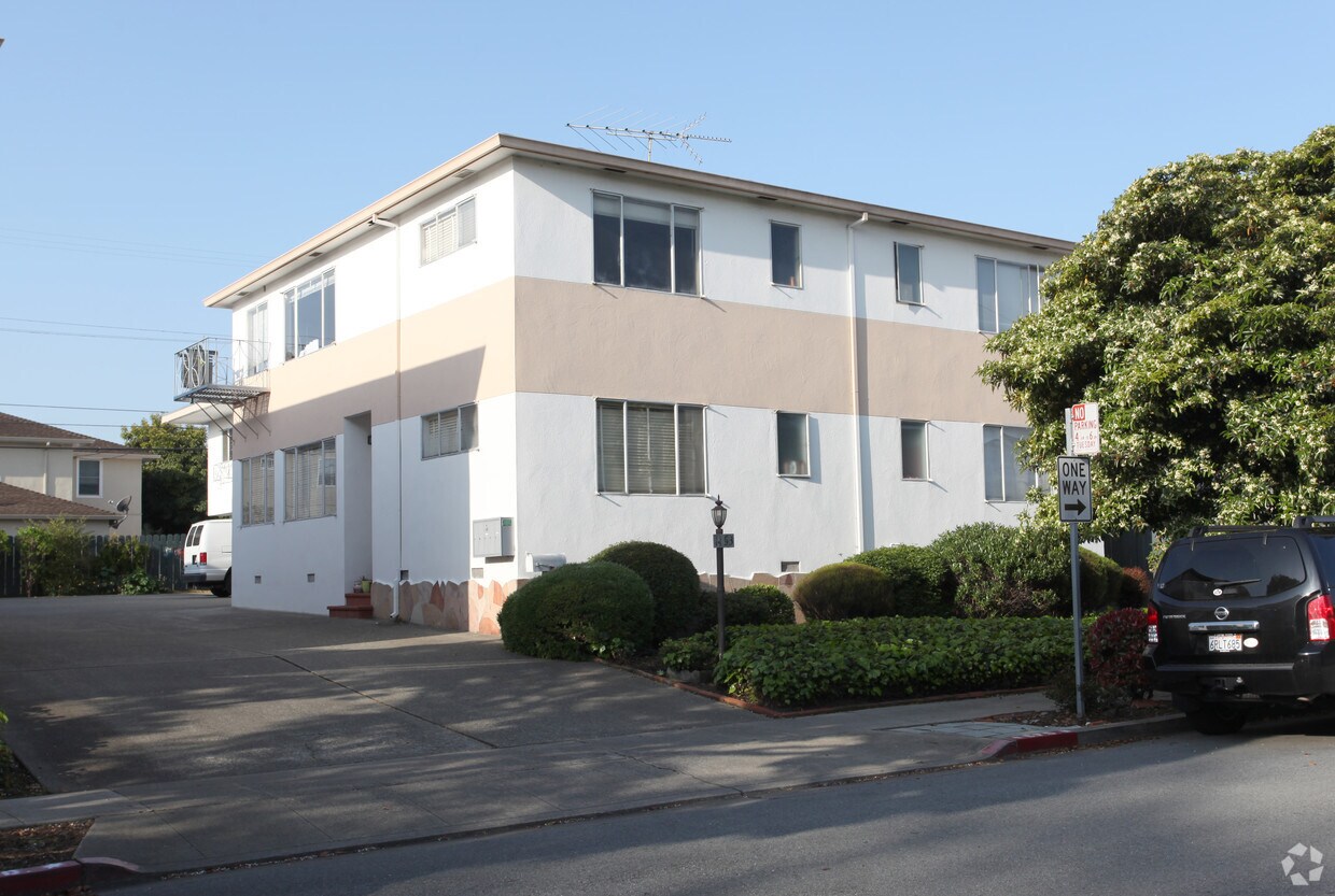 Primary Photo - 1153 Laguna Ave